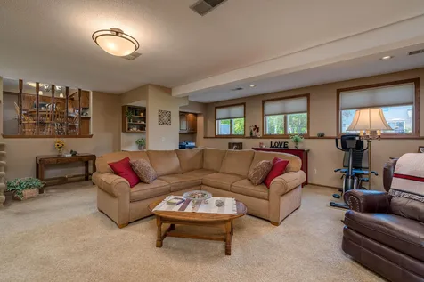 1028 Shady Oak Drive Mankato MN 56003