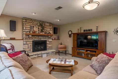 1028 Shady Oak Drive Mankato MN 56003