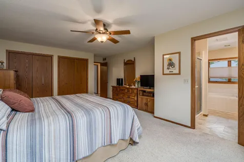 1028 Shady Oak Drive Mankato MN 56003
