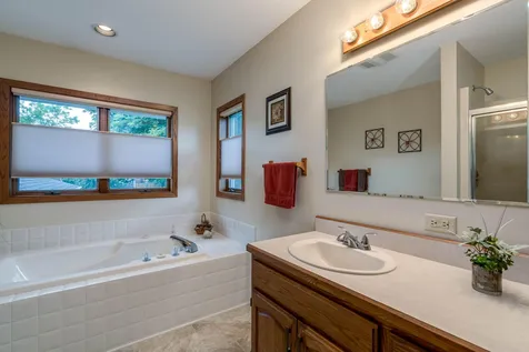 1028 Shady Oak Drive Mankato MN 56003