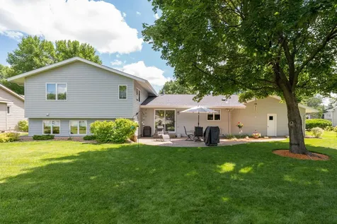 1028 Shady Oak Drive Mankato MN 56003