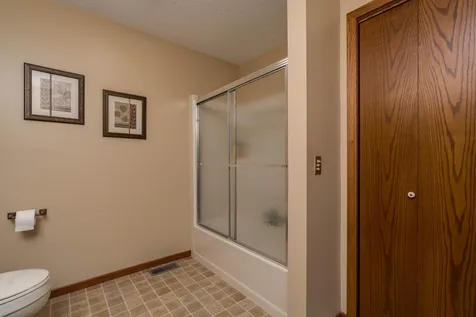 1028 Shady Oak Drive Mankato MN 56003