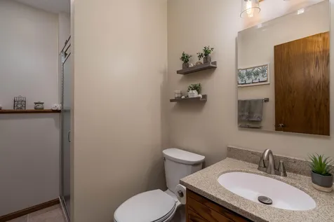 1028 Shady Oak Drive Mankato MN 56003