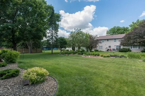 1028 Shady Oak Drive Mankato MN 56003