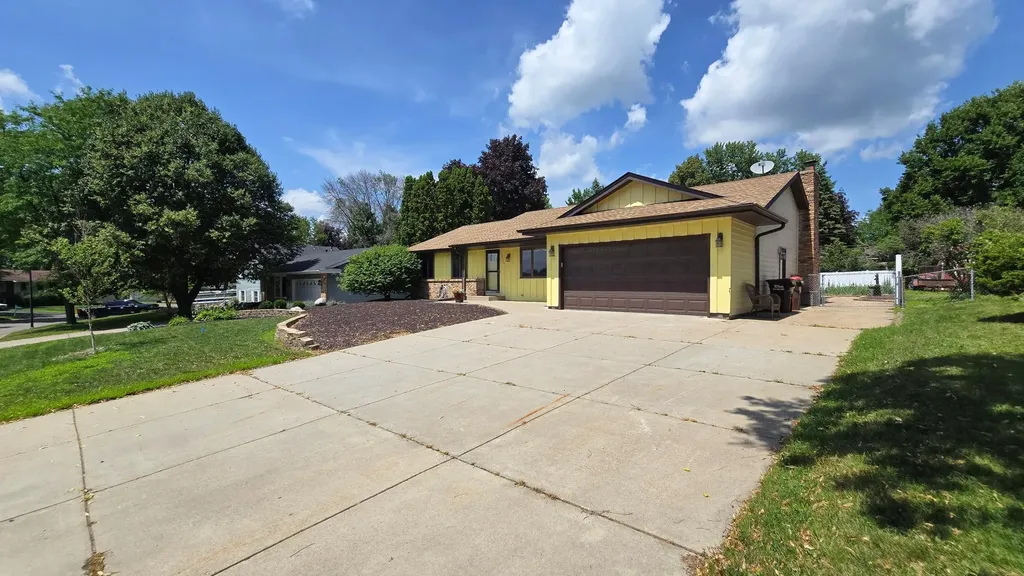 8362 81st Street Lane S Cottage Grove MN 55016