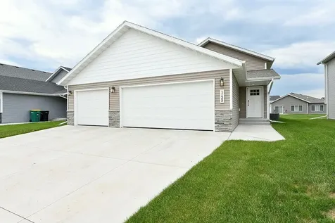 1125 60th Avenue W West Fargo ND 58078