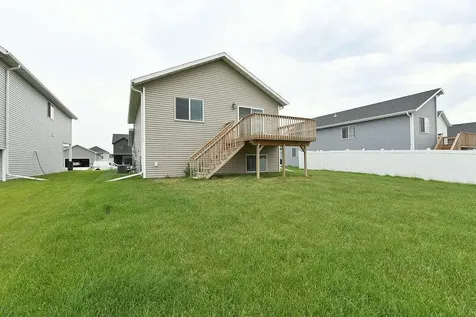 1125 60th Avenue W West Fargo ND 58078