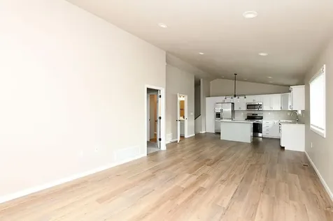 1125 60th Avenue W West Fargo ND 58078
