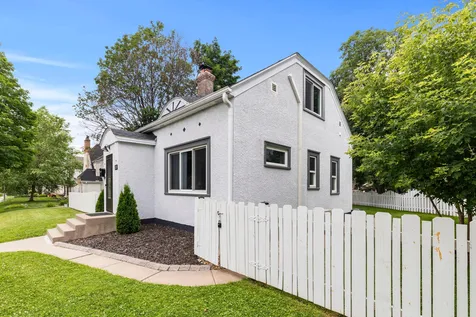2820 Cleveland Street NE Minneapolis MN 55418