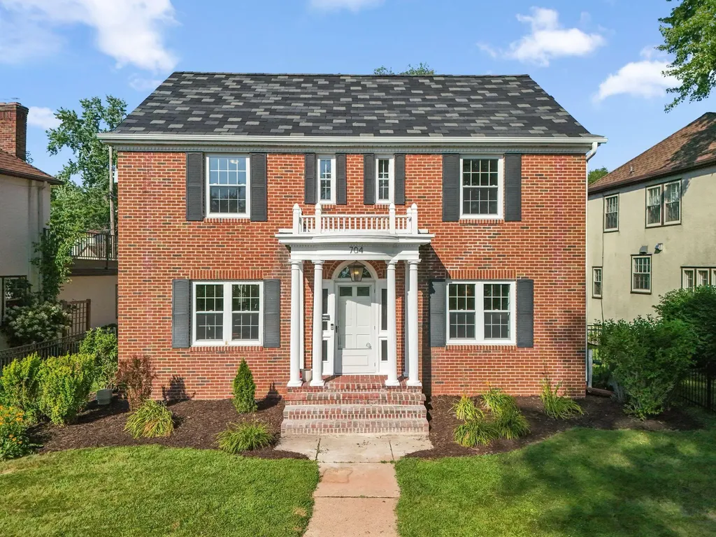 704 E Minnehaha Parkway Minneapolis MN 55417
