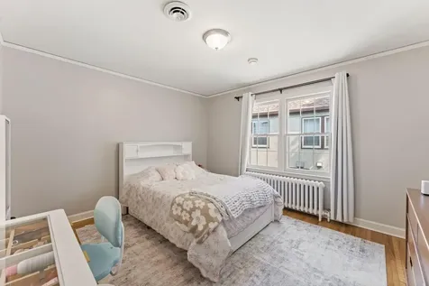704 E Minnehaha Parkway Minneapolis MN 55417
