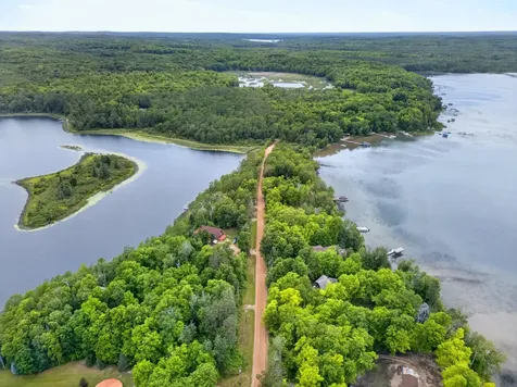 38837 Sissebakwet Shores Road Cohasset MN 55721