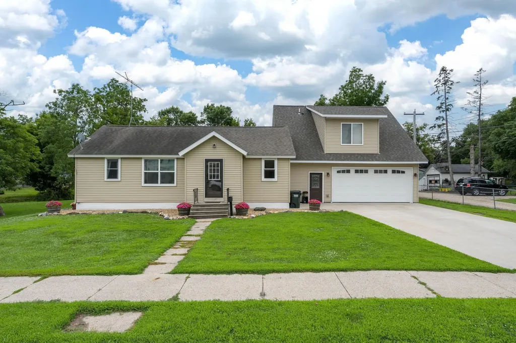 404 Paquin Street E Waterville MN 56096