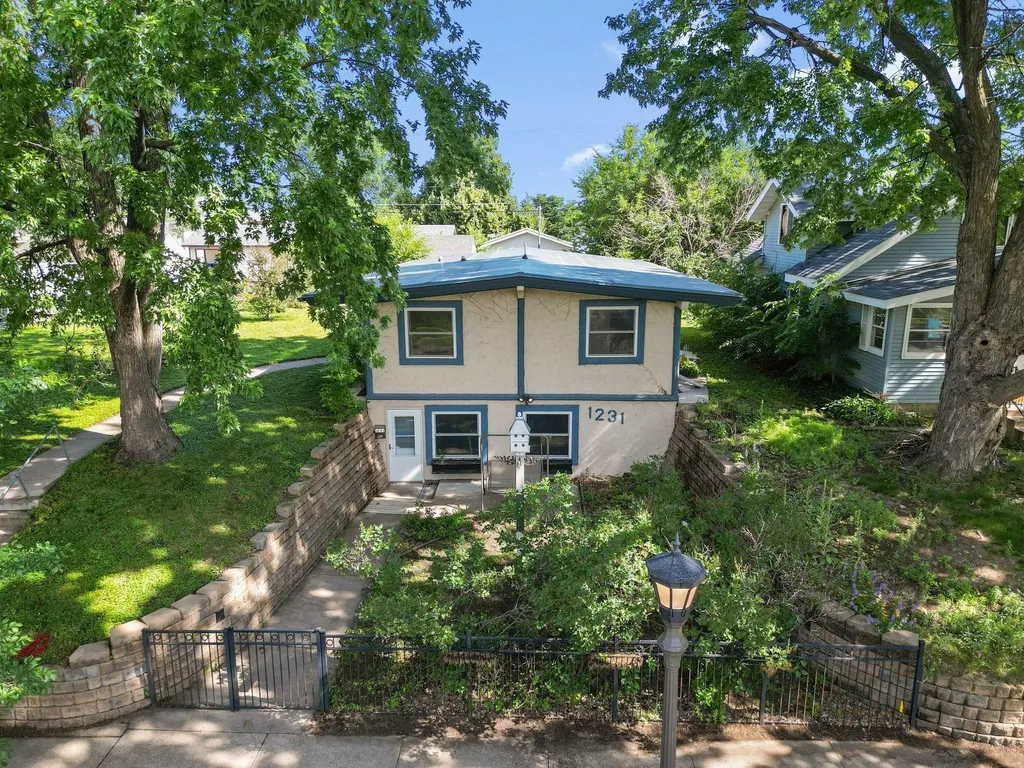 1231 Hewitt Avenue Saint Paul MN 55104