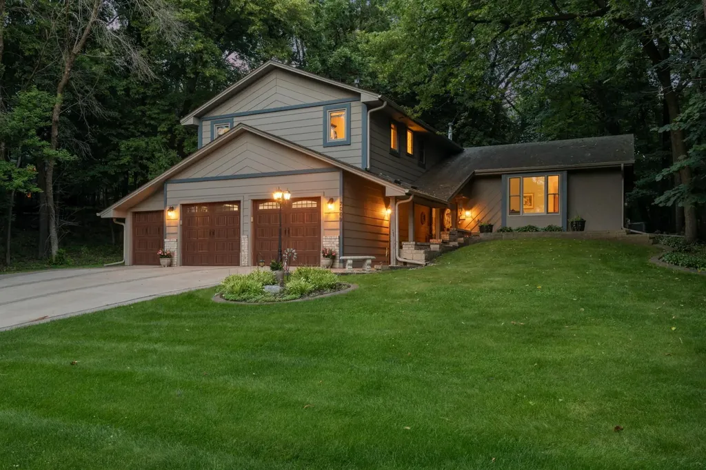 2009 Indian Road W Hopkins MN 55305