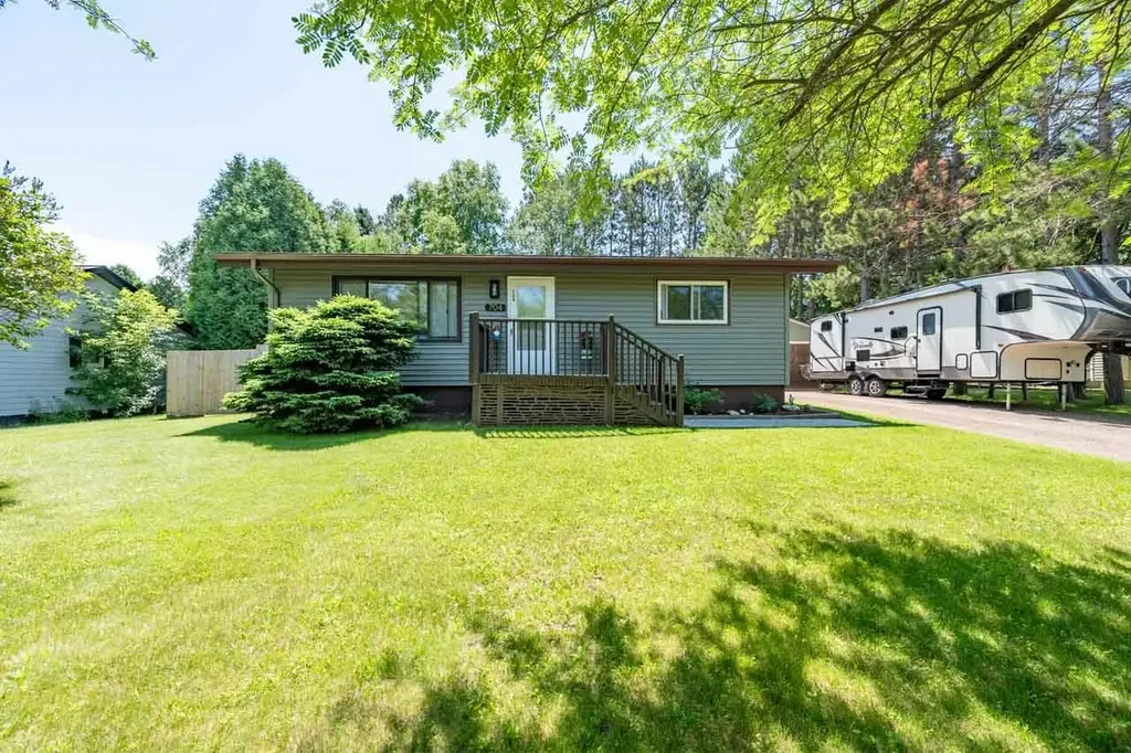 704 North Road Cloquet MN 55720