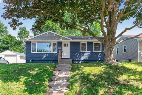 2075 Hawthorne Avenue E Saint Paul MN 55119
