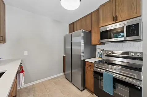 2075 Hawthorne Avenue E Saint Paul MN 55119