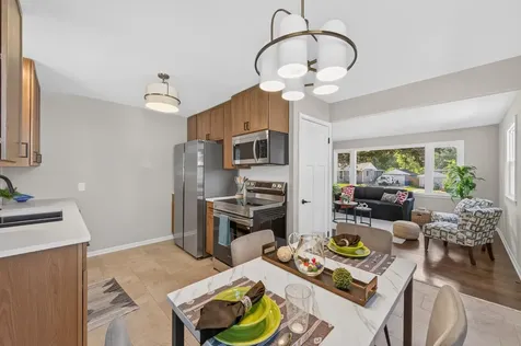 2075 Hawthorne Avenue E Saint Paul MN 55119