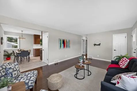 2075 Hawthorne Avenue E Saint Paul MN 55119