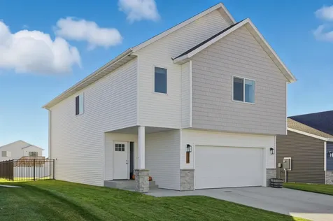 6410 82nd Avenue S Horace ND 58047