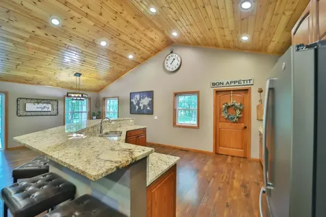 2311 E River Road Motley MN 56466