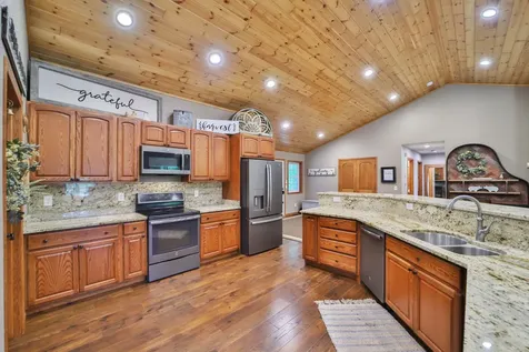 2311 E River Road Motley MN 56466