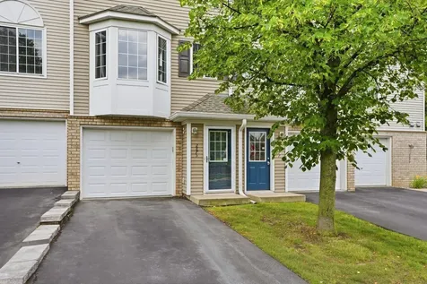 2875 Arboretum Village Trail Chanhassen MN 55331
