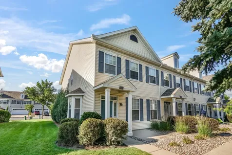 1692 Liberty Circle Shakopee MN 55379