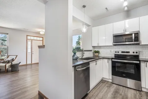1692 Liberty Circle Shakopee MN 55379