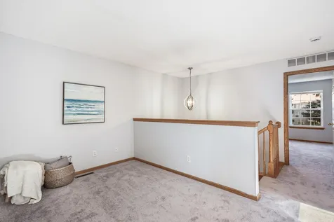 1692 Liberty Circle Shakopee MN 55379
