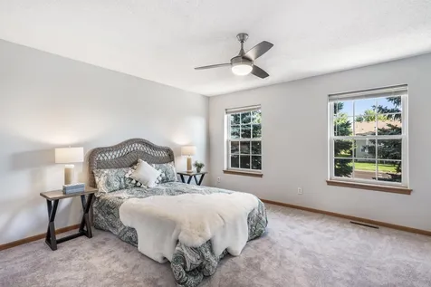 1692 Liberty Circle Shakopee MN 55379