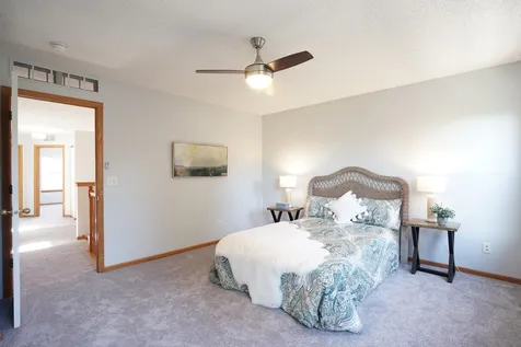 1692 Liberty Circle Shakopee MN 55379