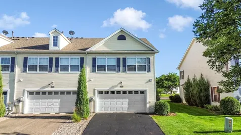 1692 Liberty Circle Shakopee MN 55379