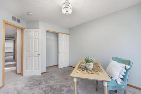 1692 Liberty Circle Shakopee MN 55379