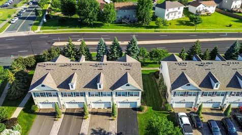 1692 Liberty Circle Shakopee MN 55379