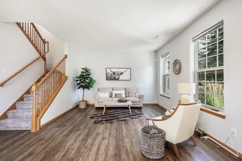 1692 Liberty Circle Shakopee MN 55379