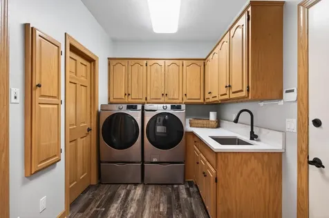 11312 Kenworth Lane Lakeville MN 55044