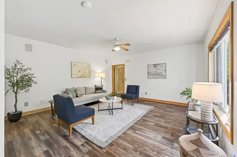 11312 Kenworth Lane Lakeville MN 55044