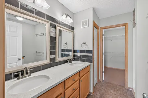 15589 Dwellers Way Apple Valley MN 55124