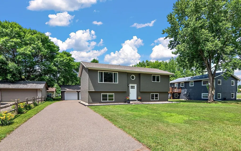 1105 5th Avenue N Princeton MN 55371