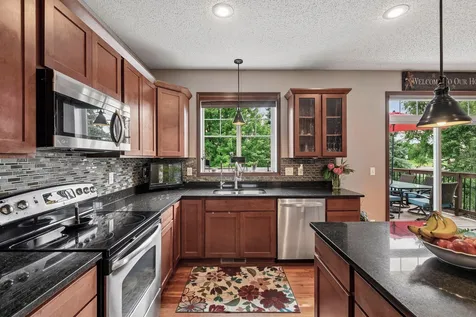 662 Jutland Avenue Shakopee MN 55379