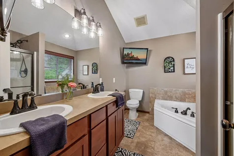 662 Jutland Avenue Shakopee MN 55379