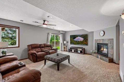 662 Jutland Avenue Shakopee MN 55379
