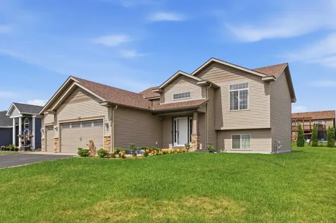 1729 Prairie View Lane NE Sauk Rapids MN 56379