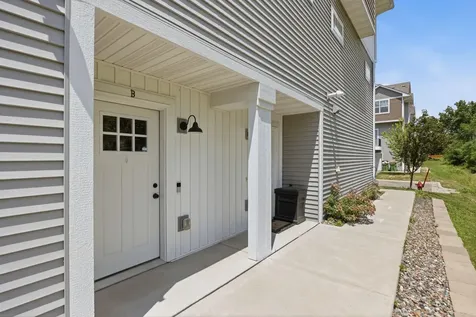 10259 3rd Street NE Blaine MN 55434