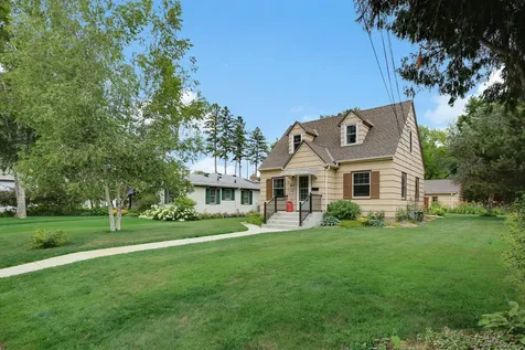 615 4th Street N Stillwater MN 55082