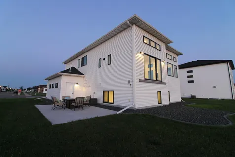5006 11th Street W West Fargo ND 58078