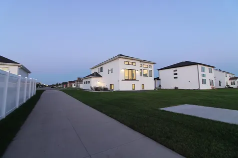 5006 11th Street W West Fargo ND 58078