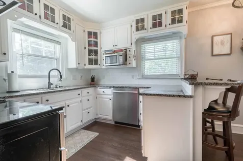 208 N Broadway Fergus Falls MN 56537